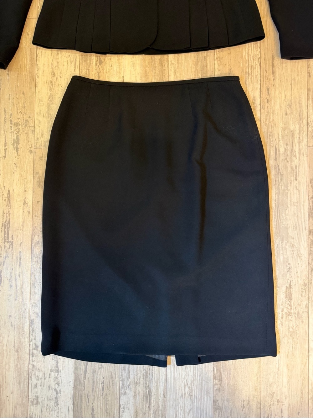 Le Suit Black Two-Piece Skirt Suit - Picture 2 of 11